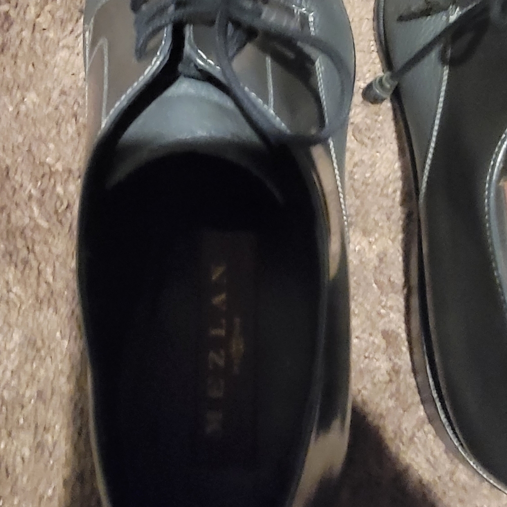 Dress shoes